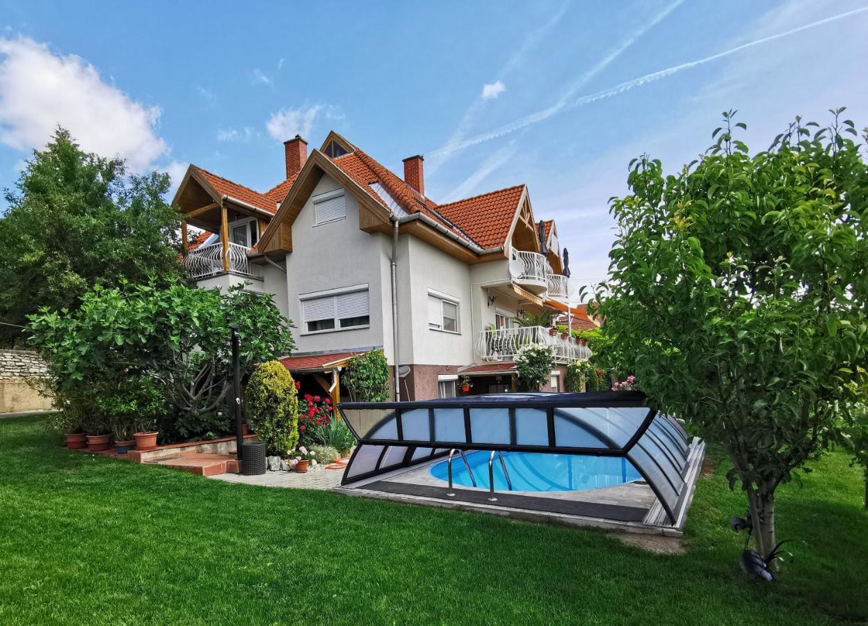Landhaus Forras บาลาตอนฟือเรด ภายนอก รูปภาพ